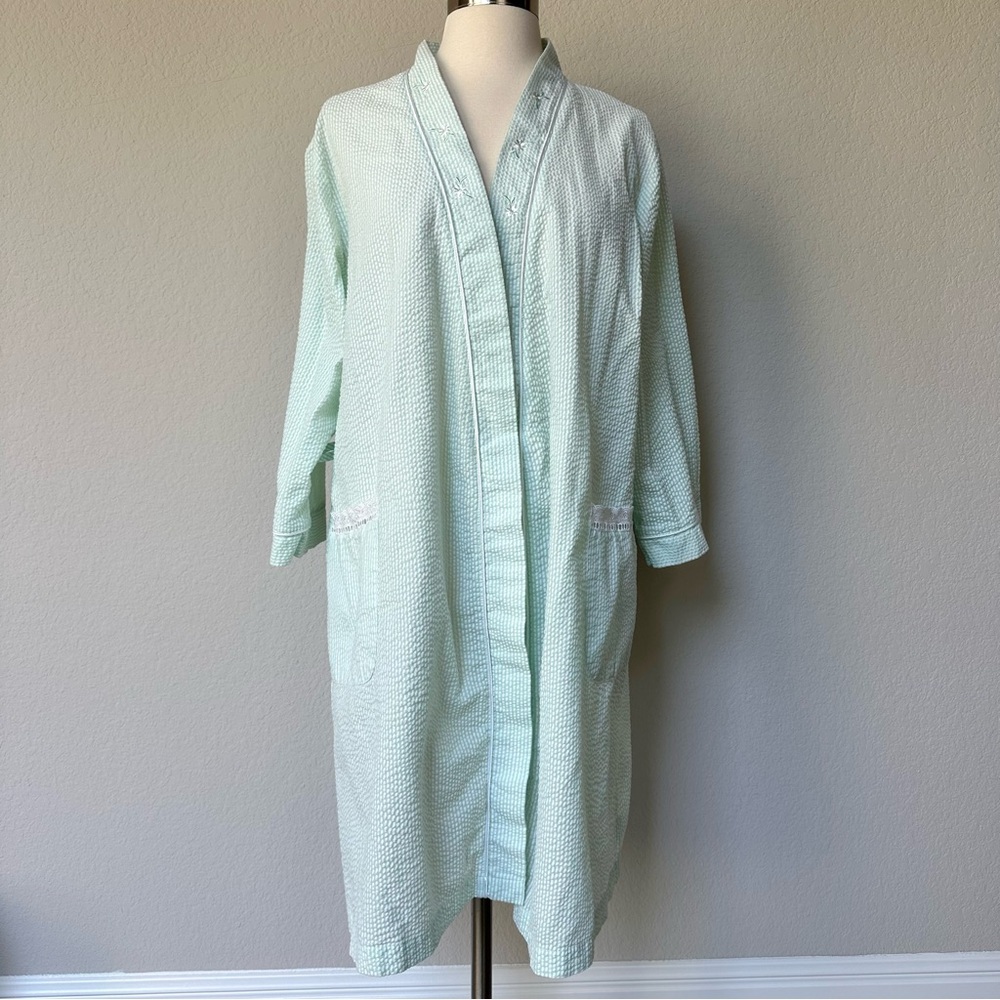 Miss Elaine Seersucker Light Green Stripe Robe M